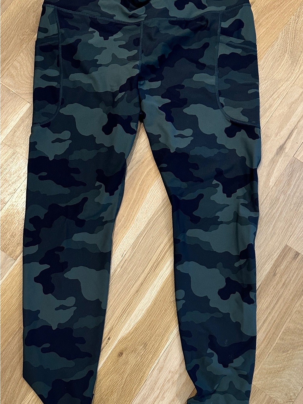 Old Navy Women's Green & Black Camo Joggers